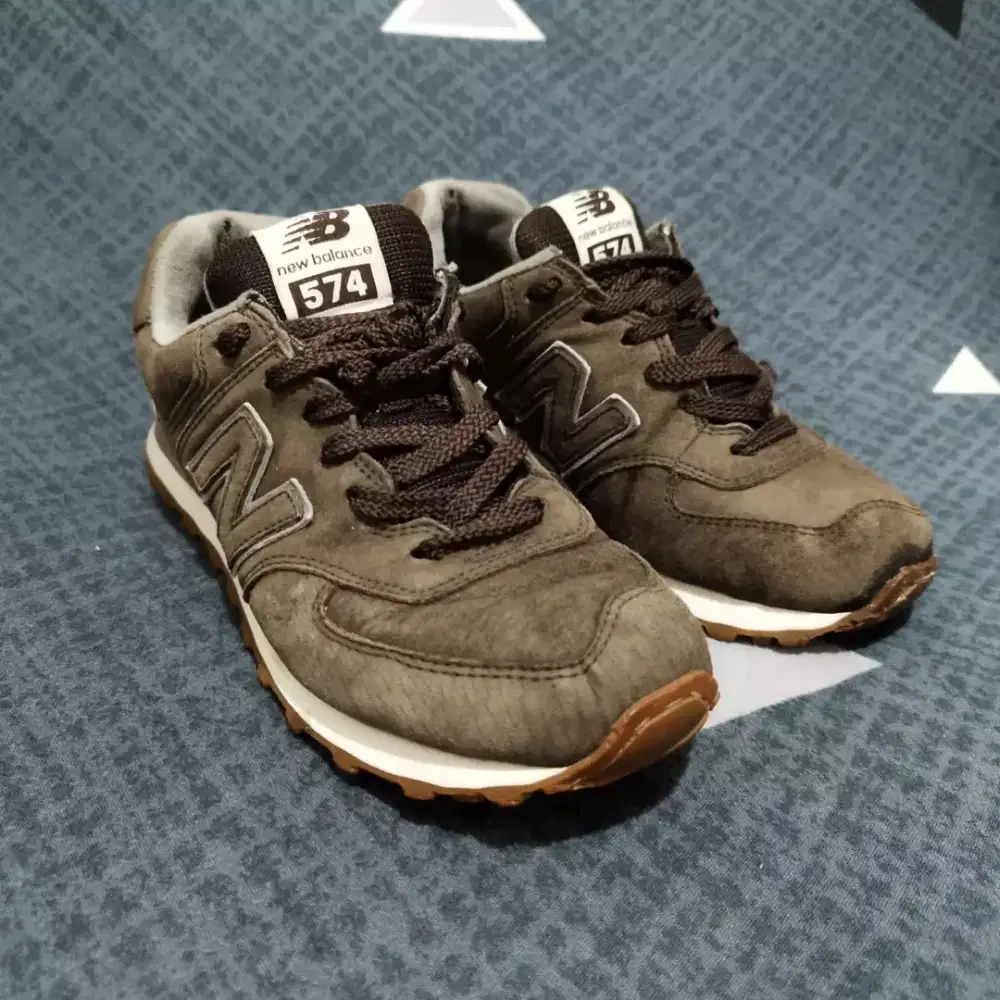 Sepatu Sneakers New Balance 574 Size 38.5