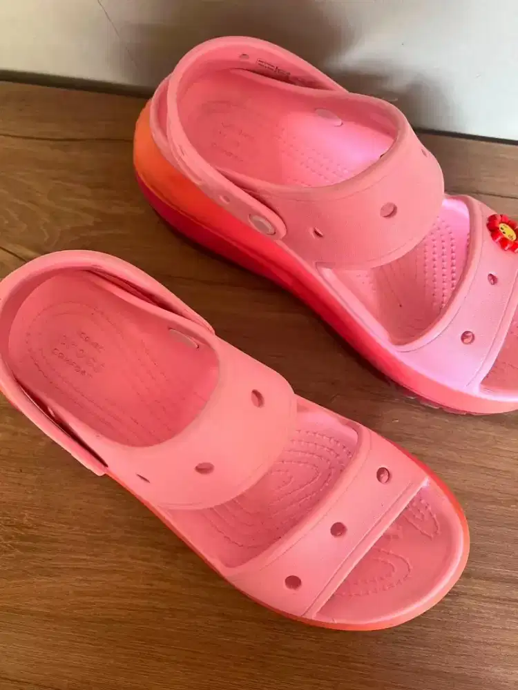 Crocs Mega Sandal (Pink) & Crocs Stomp Clog (Putih) bonus Jibbitz