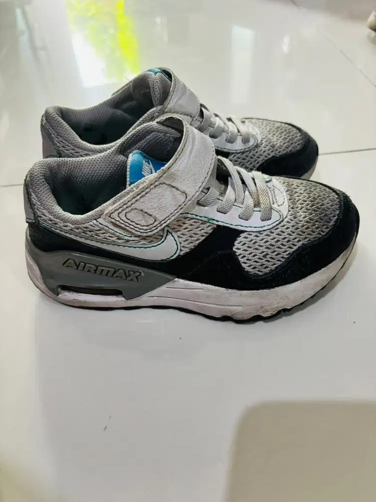 Sepatu anak nike airmax ukuran 28