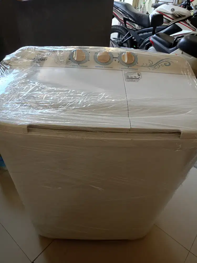 Mesin cuci Sharp 2 tabung mulus siap pakai
