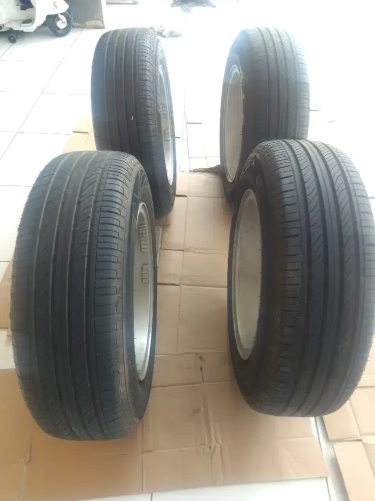 Ban 185 / 70 / Ring 14 kondisi 95 %