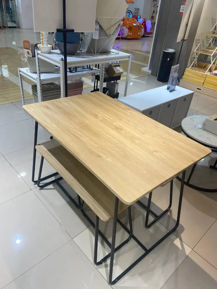 Jual Second Meja Kursi dan kursi bar bekas Cafe