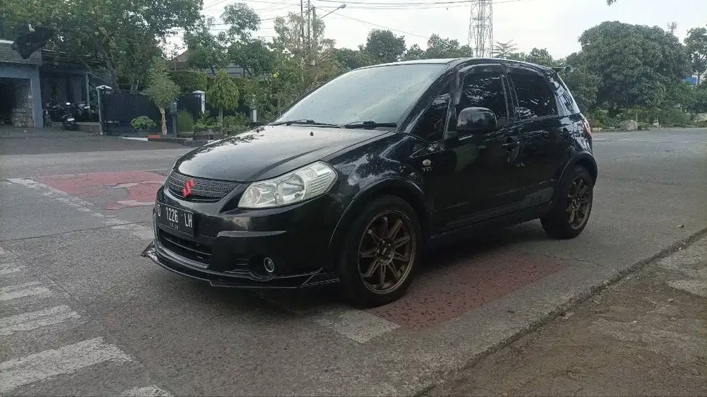 Suzuki SX4 x-over Automatic Tahun 2008 Modif tipis tipis