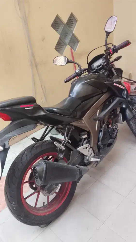 SUZUKI GSX 150 S