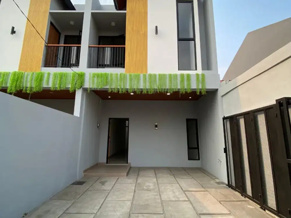 RUMAH BARU SIAP HUNI, CUMA 500 METER DARI RS PERSAHABATAN