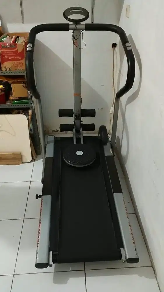 alat treadmill olah raga
