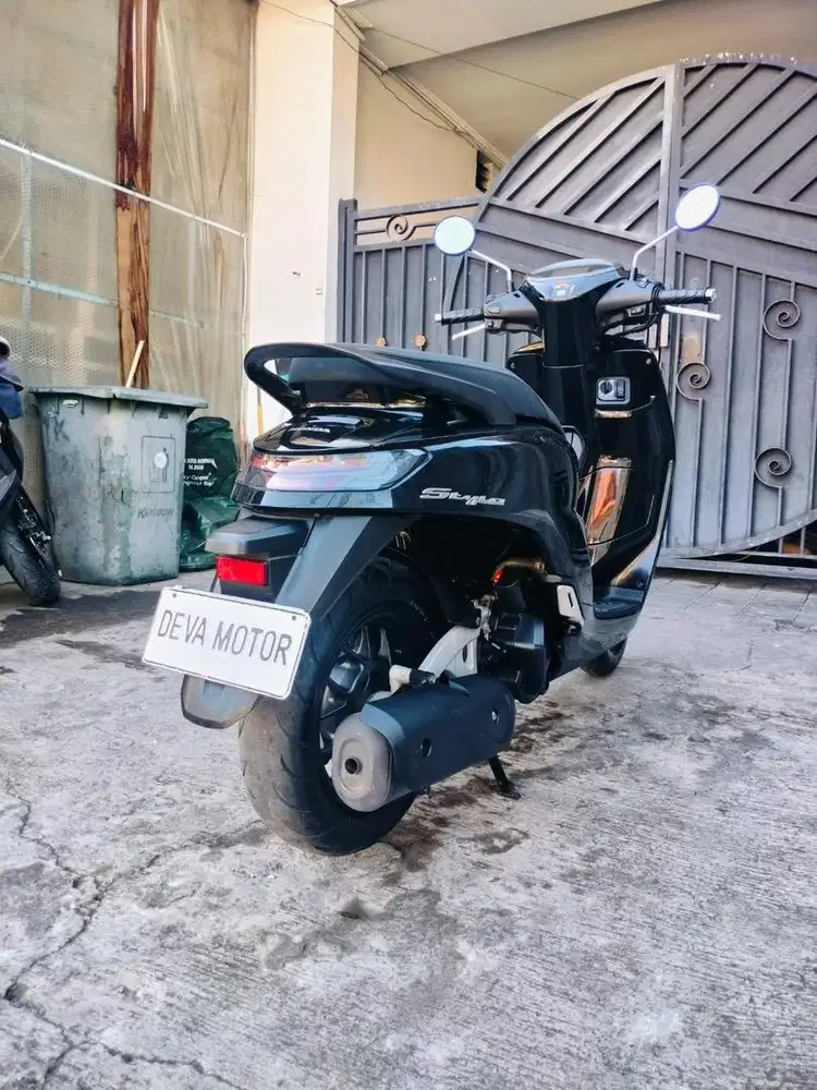 Stylo hitam deva motor