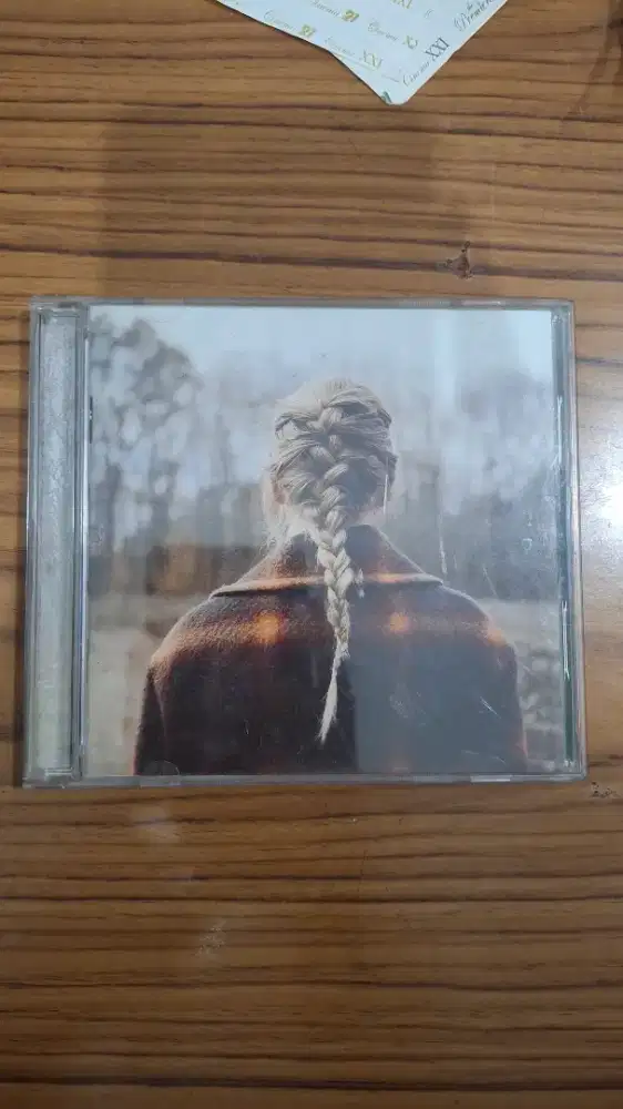 EVERMORE TAYLOR SWIFT ALBUM CD PRELOVED
