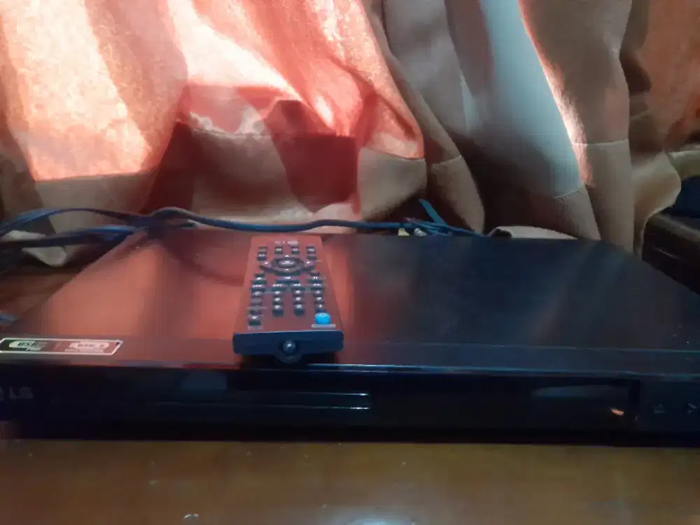 Menjual barang bekas DVD merek LG