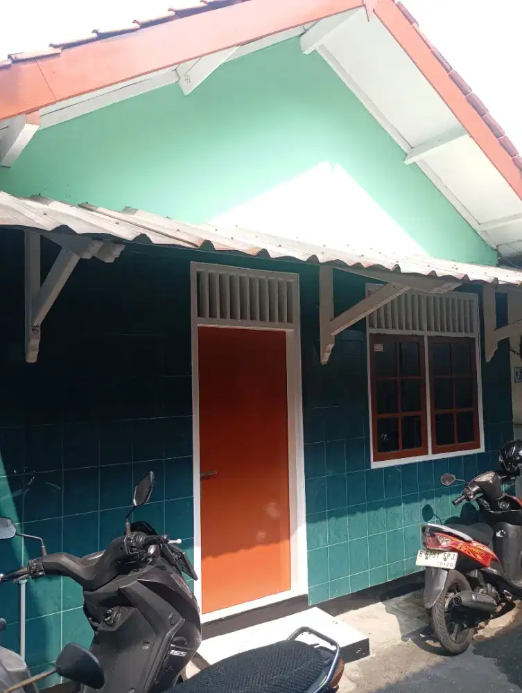 Di kontrakan rumah