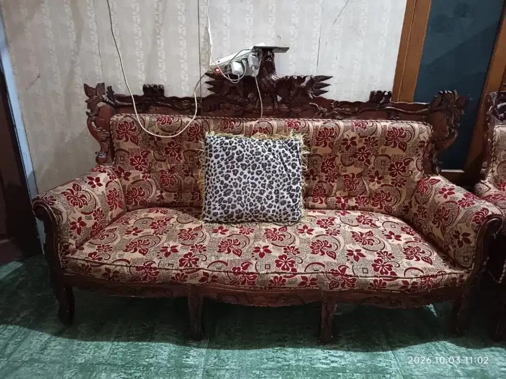 Kursi Sofa legend