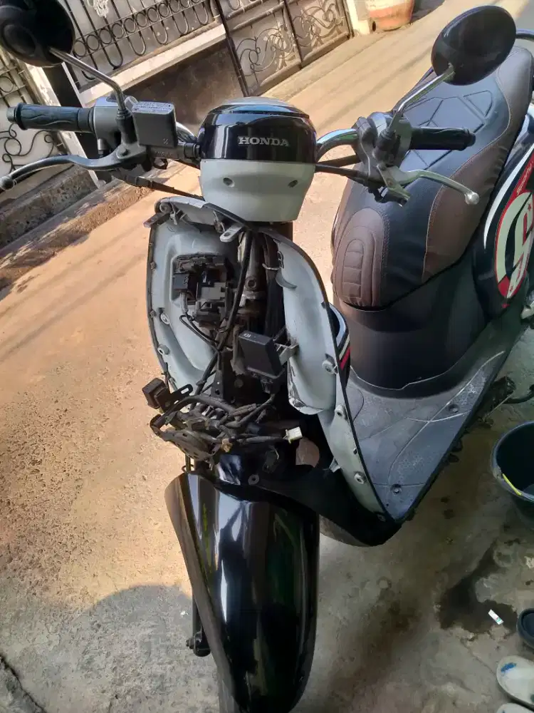 Scoopy sporty ban,oli,kampas baru
