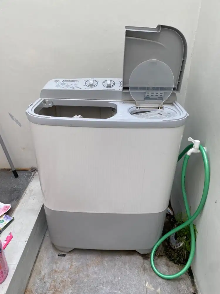 Mesin cuci sharp ES-T80MW masih bagus jual karna mau pindahan