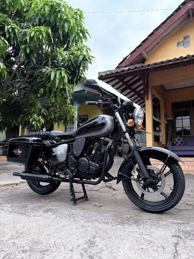 MOTOR CUSTOM BOBBER YAMAHA BYSON