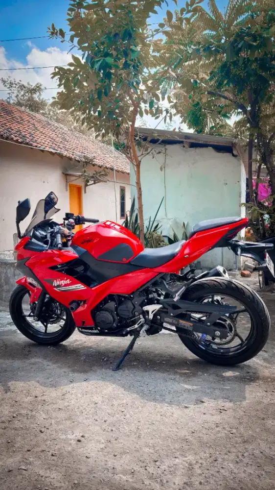 Kawasaki ninja 250 new fi warna merah merona plat ag