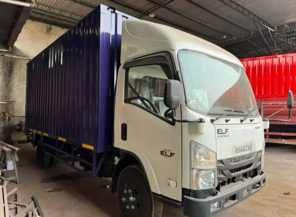 Isuzu NMR L + Box 6 Mtr
