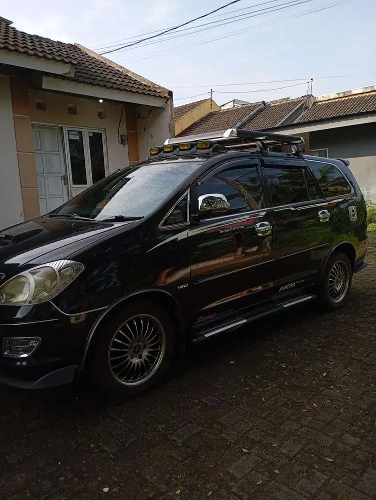 Toyota Kijang Innova 2005 Bensin