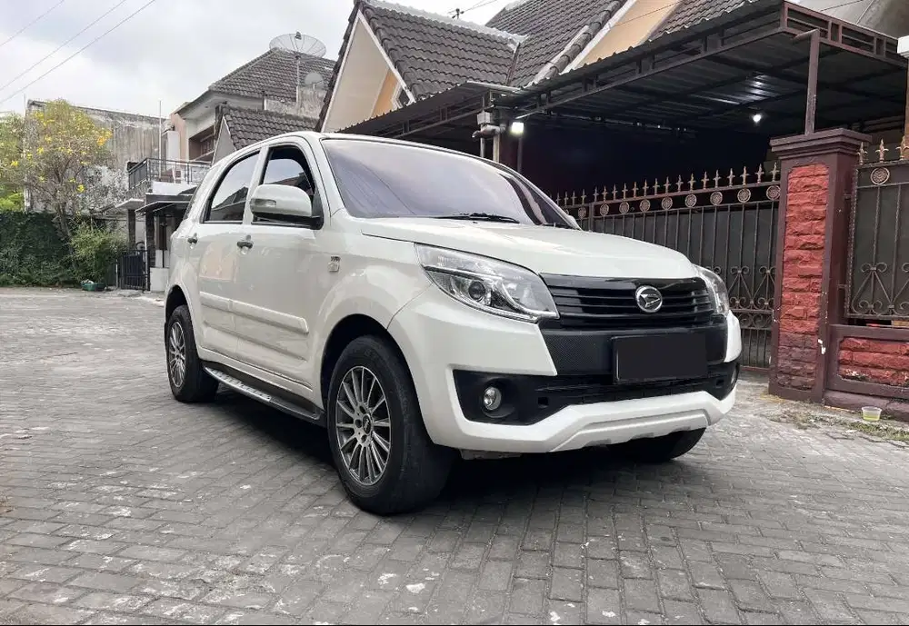 Terios X extra Putih mulus & terawat