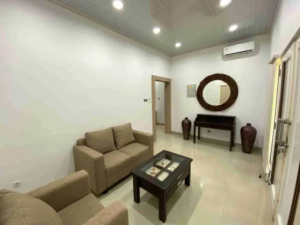D sewa rumah town house emerald