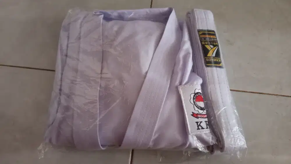 Dijual baju Karate anak Size 7 New (Baru) minat hubungi