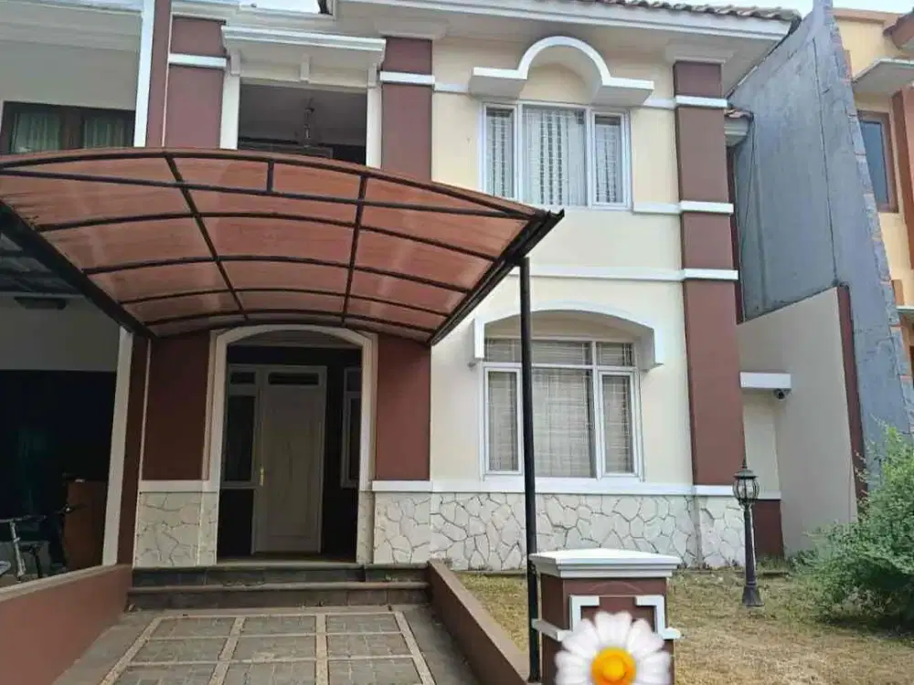 Disewakan/Dijual Rumah Dua Lantai Rapih Siap Huni Legenda Wisata Cibubur