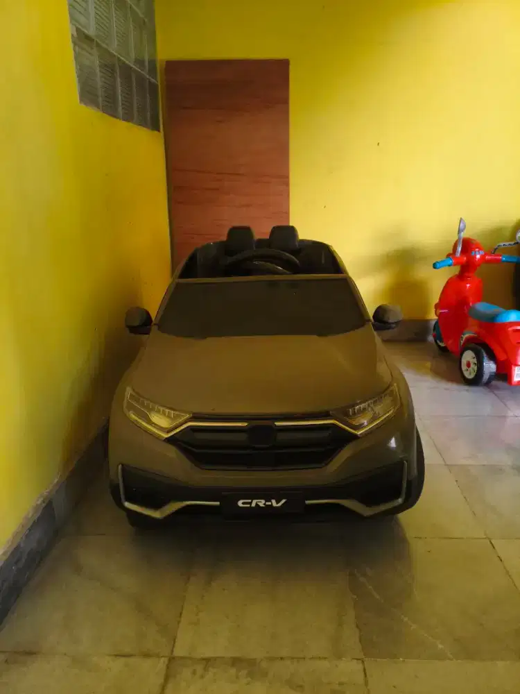 Mainan mobil aki anak baru