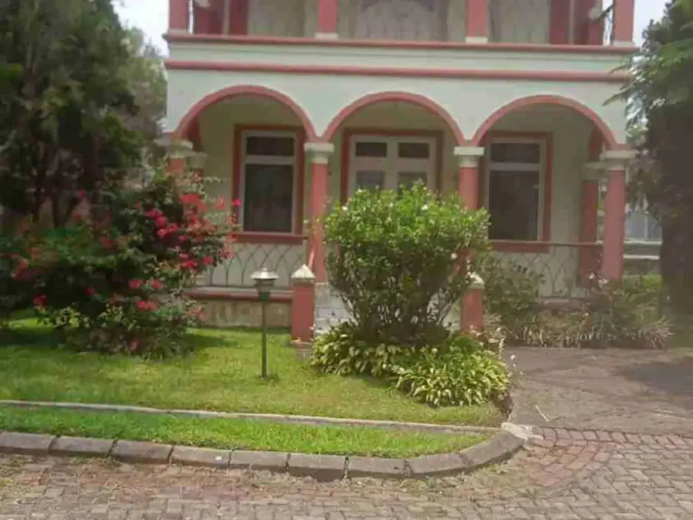 Dijual Villa Liverpool Kota Bunga Cipanas Jawa Barat 2 Lantai Fully Furnished