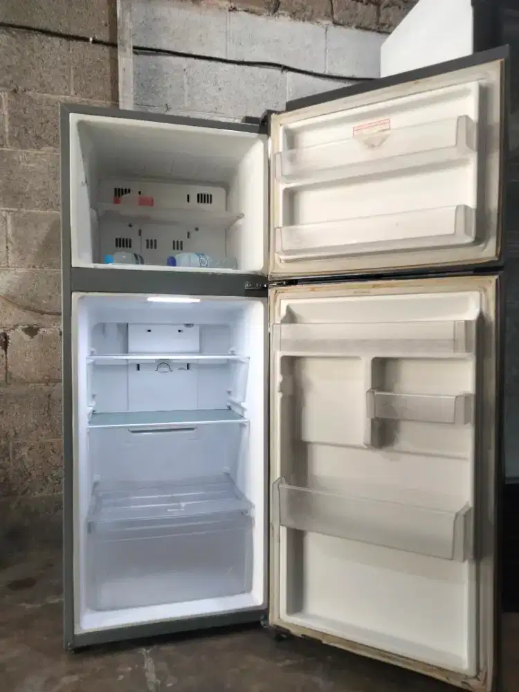 KULKAS 2PINTU ( LG )