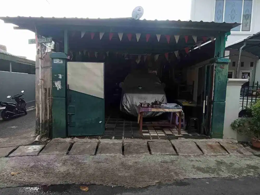 RUMAH DI CIJANTUNG JAKARTA TIMUR