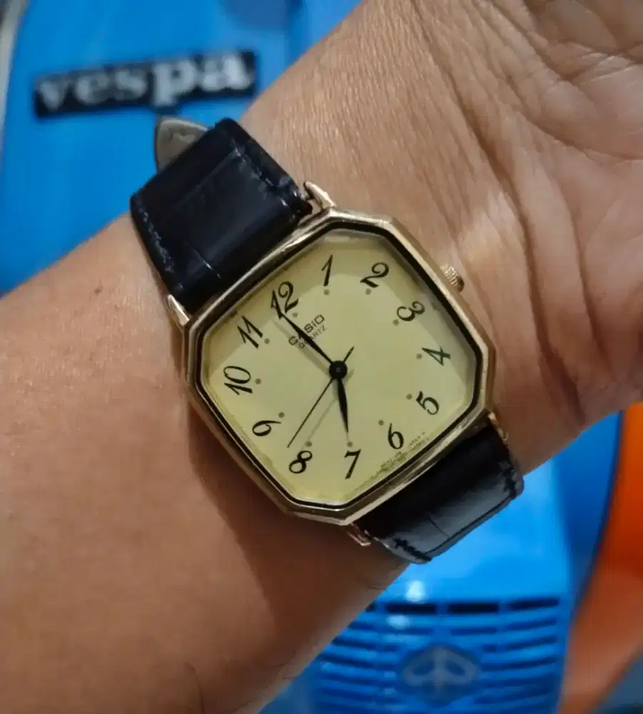 Jam casio tank hexagonal rare quartz lawas vintage jaket helm sepeda