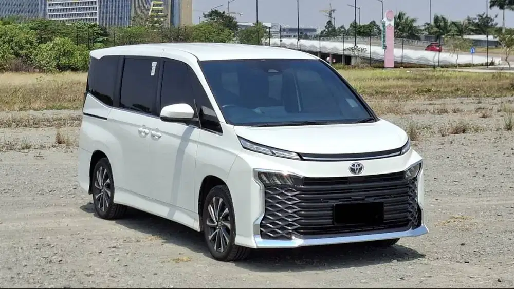 Toyota Voxy 2.0 2022