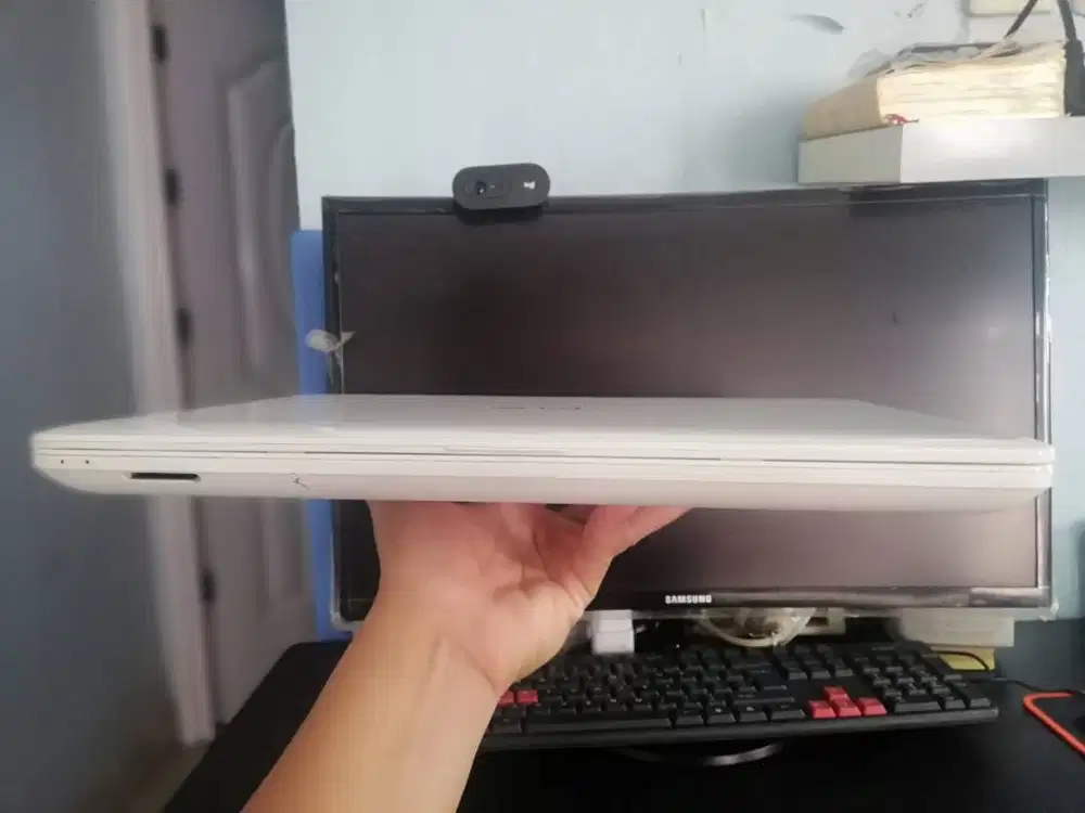 ASUS X441S Putih Mulus / Intel Dual Core / HDD 500GB / Nego Halus