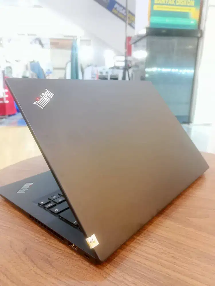 LENOVO THINKPAD T14s intel core i5-10310u RAM 16GB SSD 512GB BERGARANS