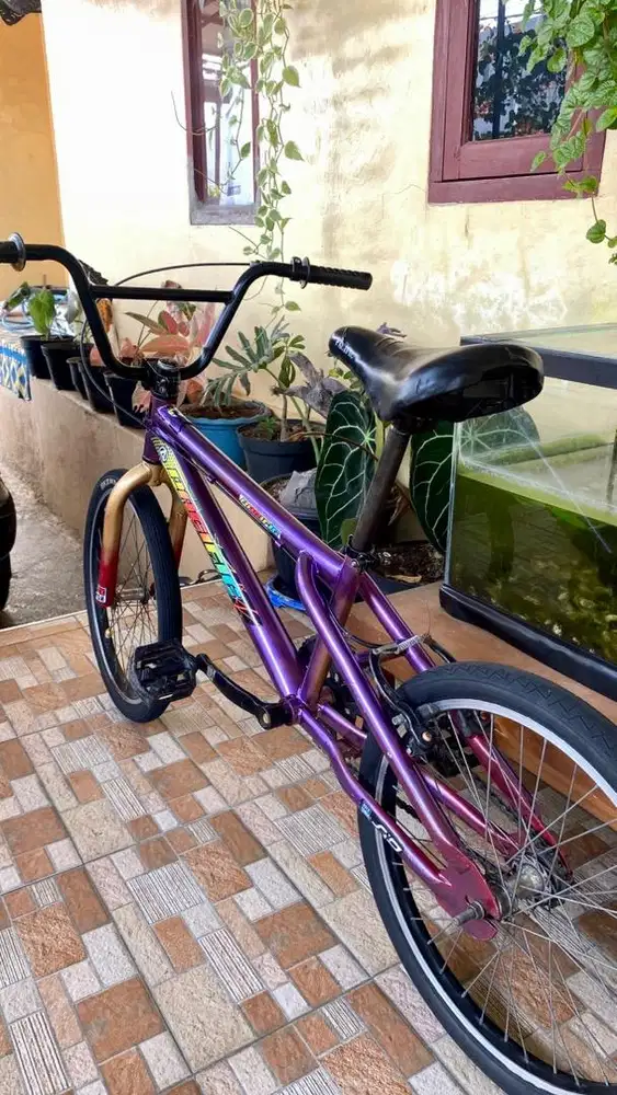 Sepeda bmx ukuran 20