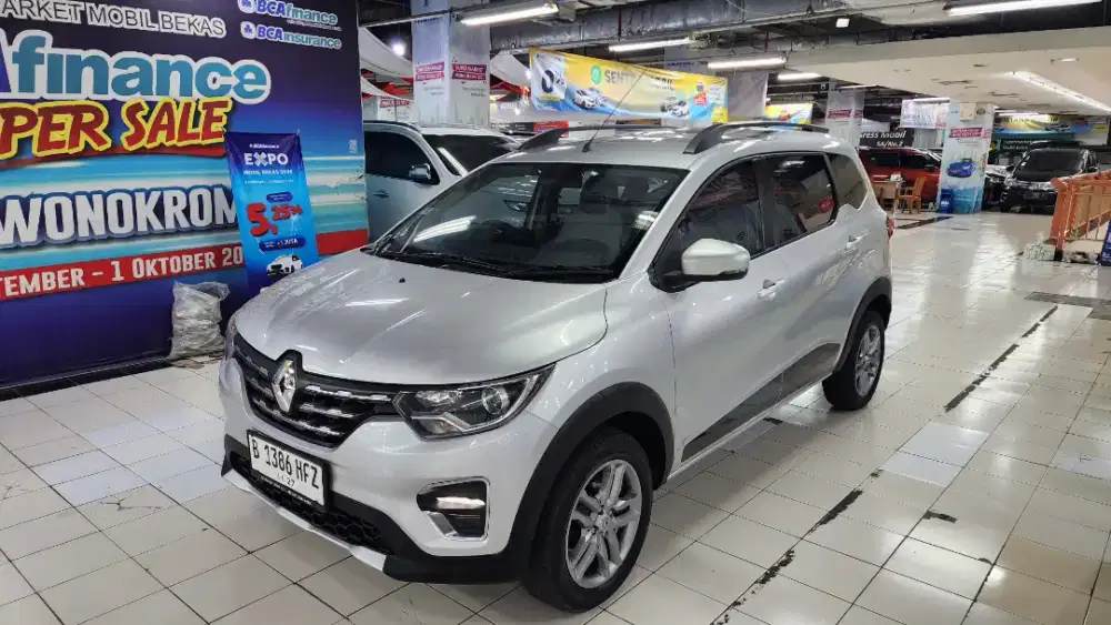 Renault Triber 1.0 RXZ Automatic 2021