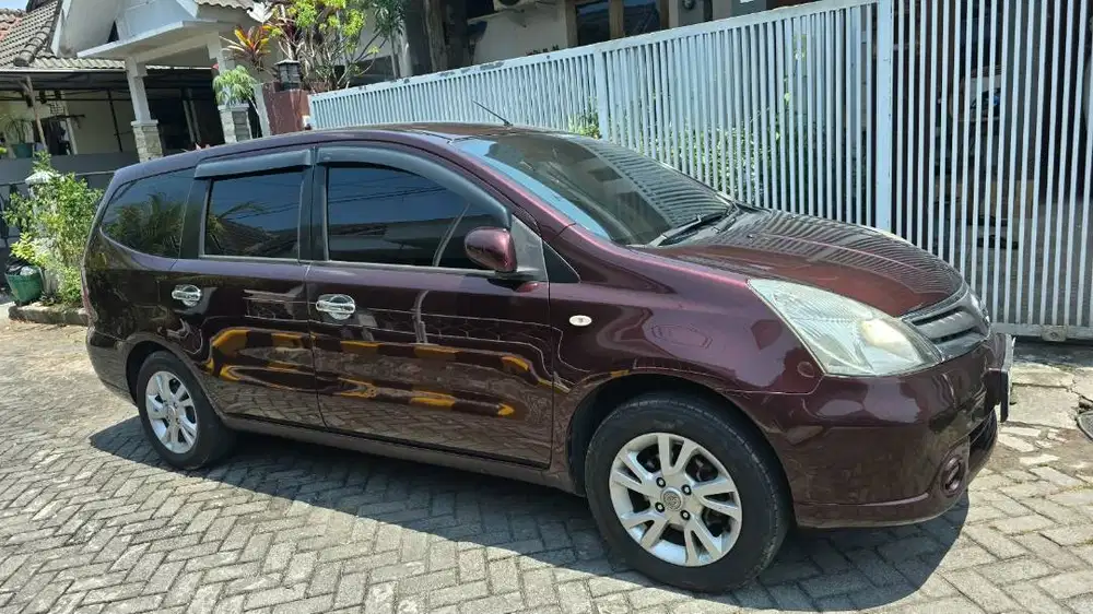 DIJUAL – Nissan Grand Livina SV 2013 Matic