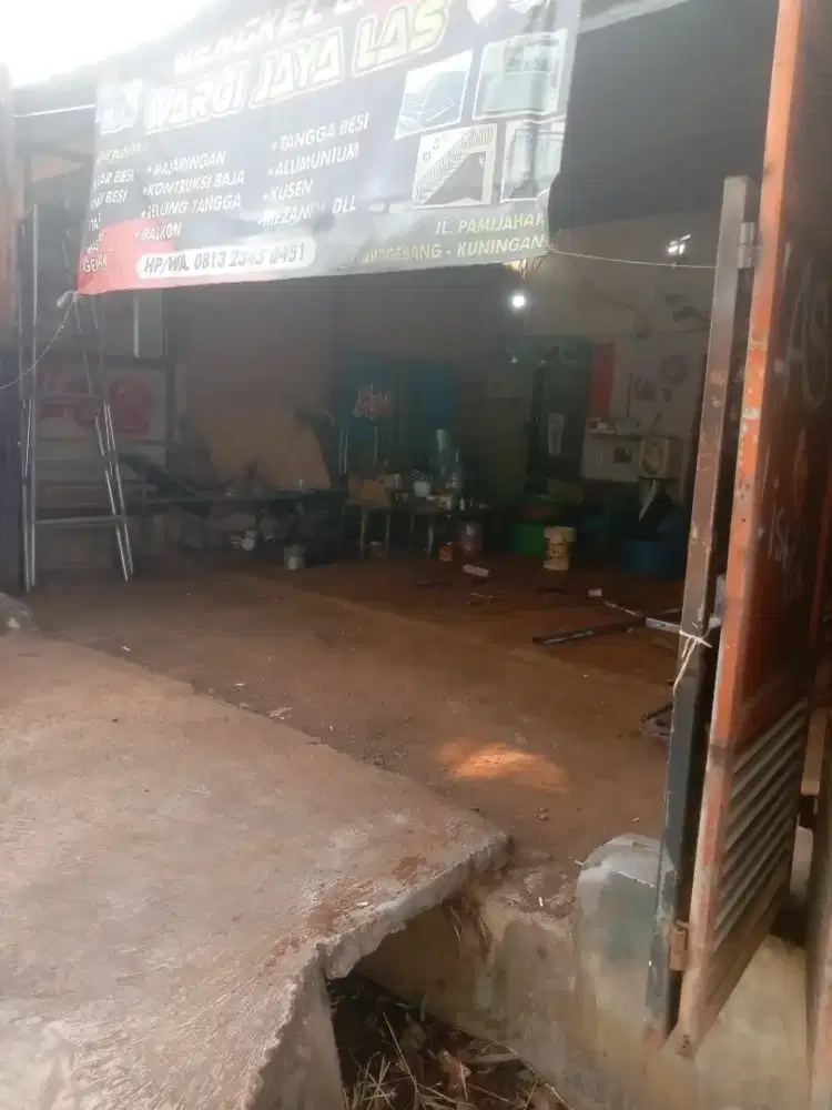 Tanah pinggir jalan bersertifikat