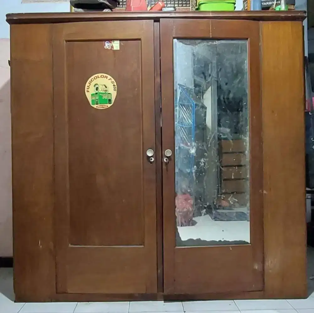 Lemari Jati asli kuno
