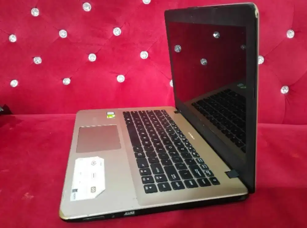 Asus VIVOBOOK a442u core i5 gen 8 RAM 8GB SSD 128+hdd1tb VGA Nvidia