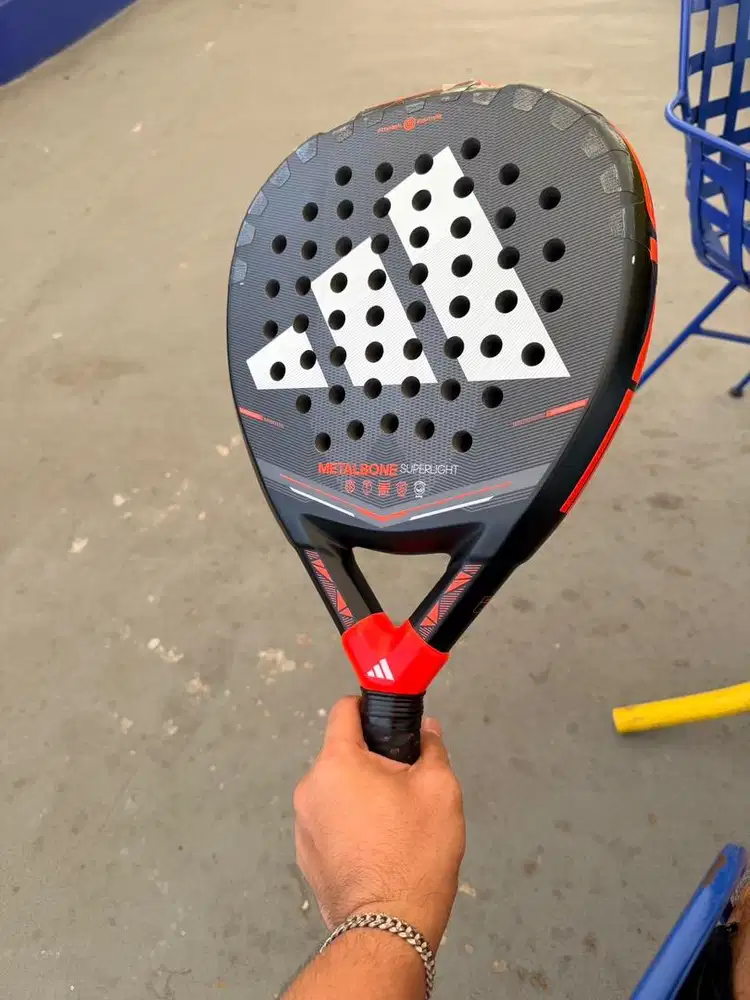 raket padel adidas