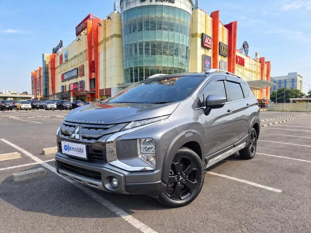TDP RENDAH - Mitsubishi Xpander 1.5 Cross Bensin-AT 2021 Silver CSRZB