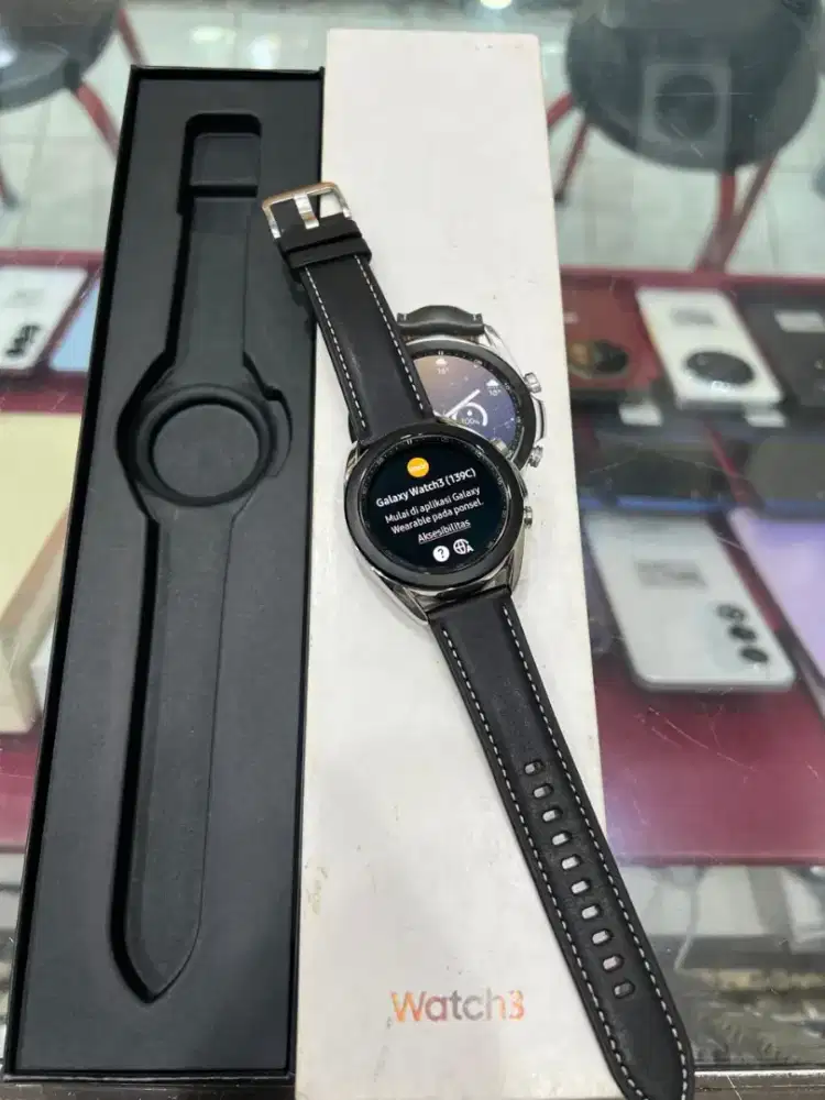Samsung watch 3
41.mm
Mulus 99.9% like new