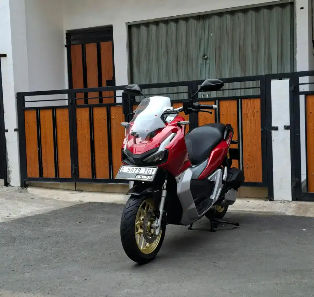 Honda ADV 150 CBS ISS Keyless MULUSSS Pajak Hidup