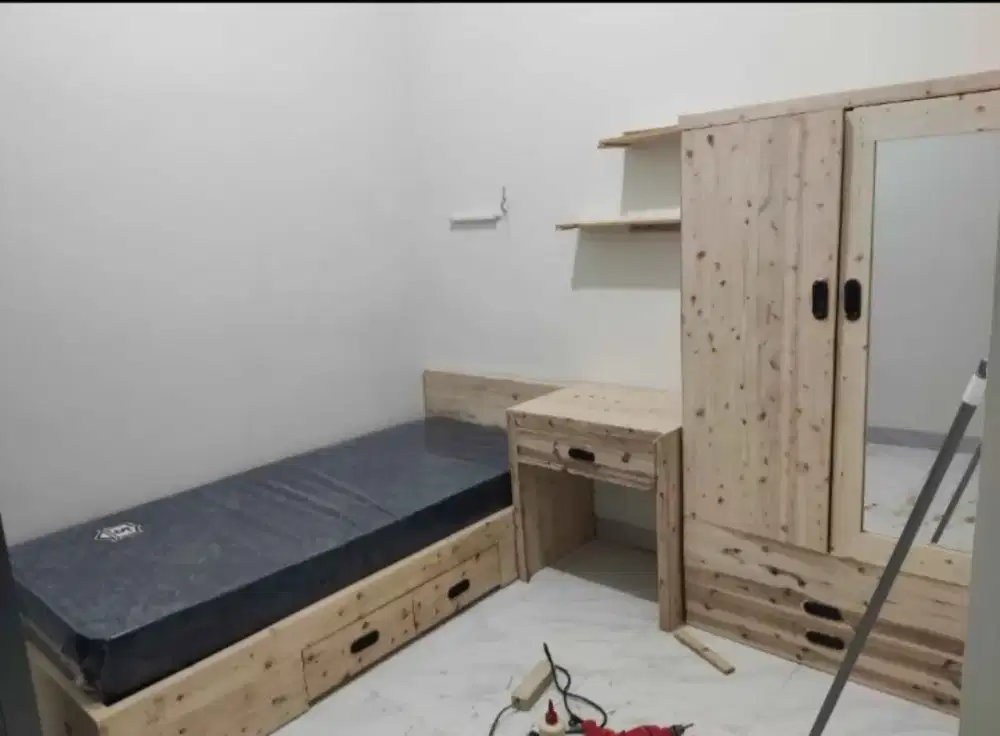 1set dipan dan lemari meja belajar untuk kos-kosan