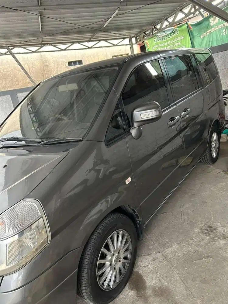 Nissan Serena 2011 Bensin