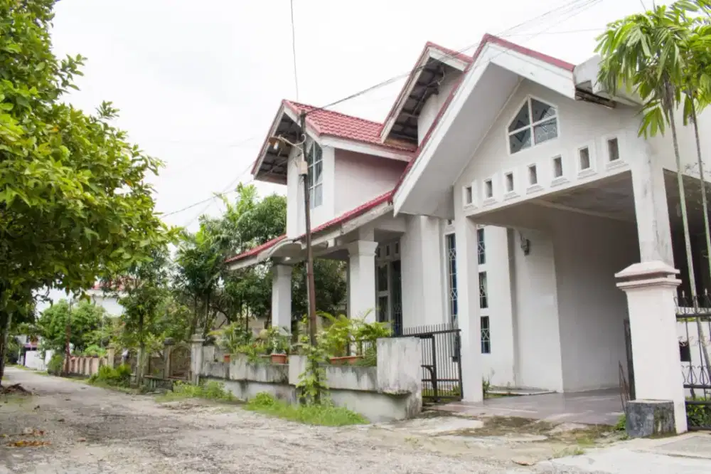 Rumah Sangat Luas 300m² Cocok juga untuk Kantor & Workshop