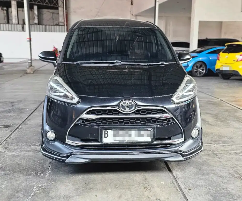 Baru 57rb Toyota Sienta Q AT 2017 Hitam  Siap Pakai Good Condition