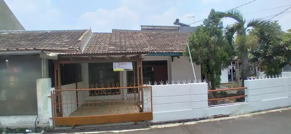 Rumah hook jalan 1½ lantai komplek Bumi kiara asri bandung