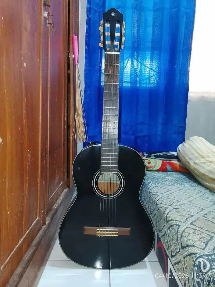 Jual gitar yamaha C40 black