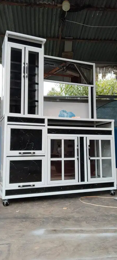 Jasa Pembuatan Etalase / Lemari Pakaian / Rak Piring Alumunium, dll